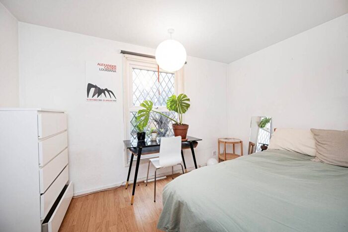 4 Bedroom House For Sale In De Beauvoir Road, Islington, London, N1