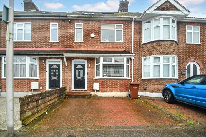 4 Bedroom Terraced House For Sale In Sunnymead Avenue, Gillingham, ME7