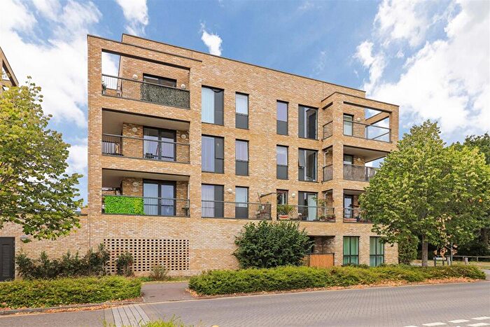 2 Bedroom Apartment For Sale In Woodpecker Way, Trumpington, Cambridge, CB2