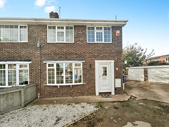 3 Bedroom Semi Detached House To Rent In Cedar Wood, Gilberdyke, Brough, North Humberside, HU15