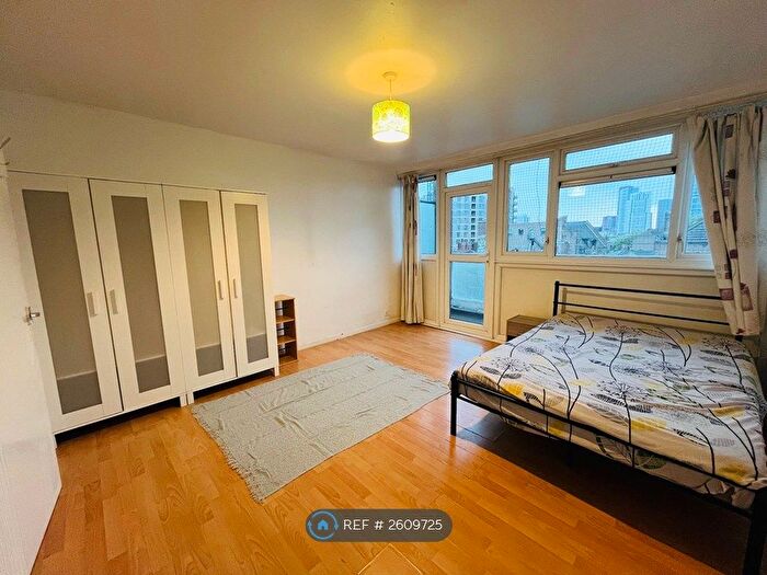 3 Bedroom Flat To Rent In Duffel House, London, SE11