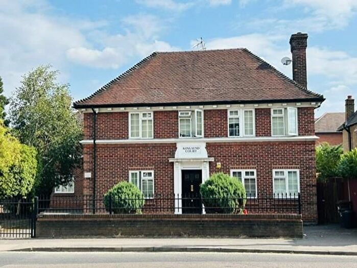 2 Bedroom Flat To Rent In Kingsend, Ruislip, HA4