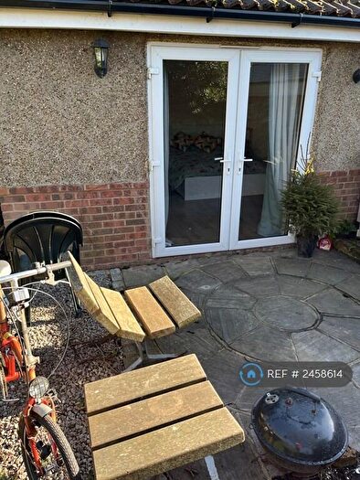 Studio To Rent In Woolacombe Road, London, SE3