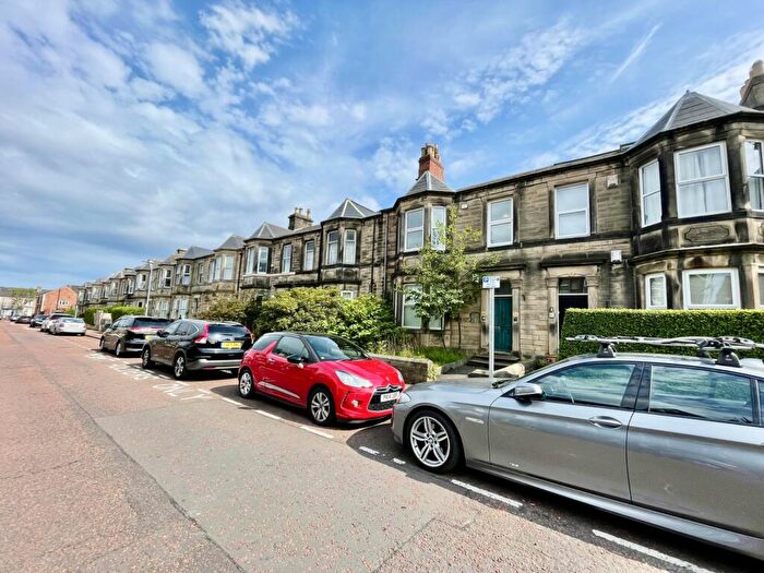 3 Bedroom Flat To Rent In Exeter Street, Gateshead, NE8