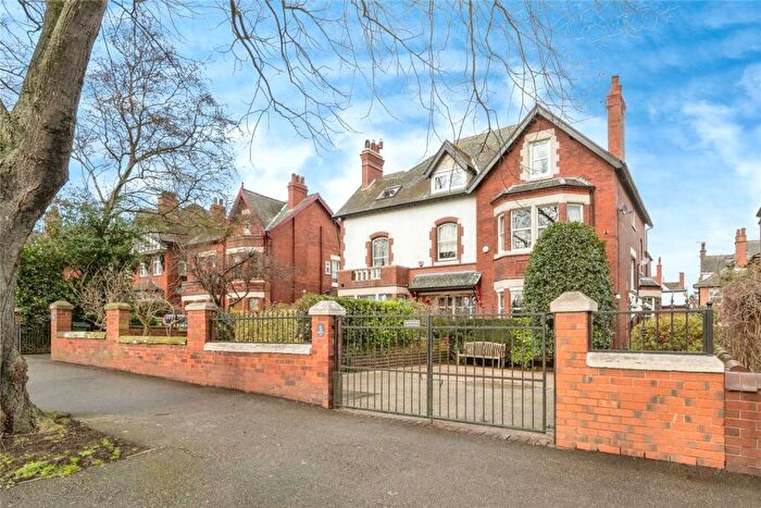 6 Bedroom Semi-Detached House For Sale In Town Moor Avenue, Town Moor, Doncaster, South Yorkshire, DN2