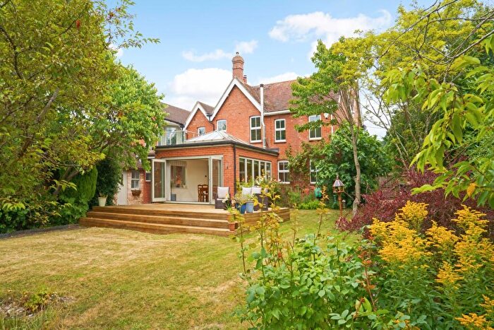 5 Bedroom Detached House For Sale In Grove Bridge, Wantage, OX12