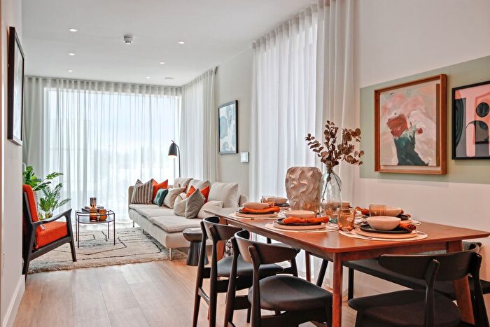 1 Bedroom Flat For Sale In Henley Cross, London, SE3