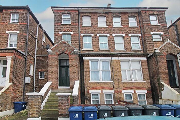 2 Bedroom Flat To Rent In Horn Lane, Acton, W3