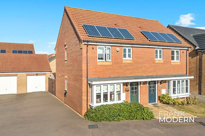 3 Bedroom Semi-Detached House For Sale In Violet Avenue, Whittlesey, PE7