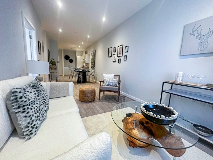 1 Bedroom Flat For Sale In Sky Gardens, Liverpool, L22
