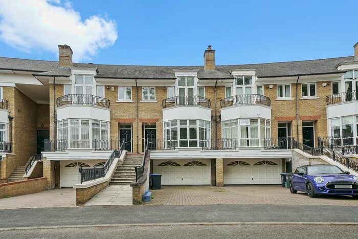 5 Bedroom Terraced House To Rent In St Davids Drive, Egham, TW20