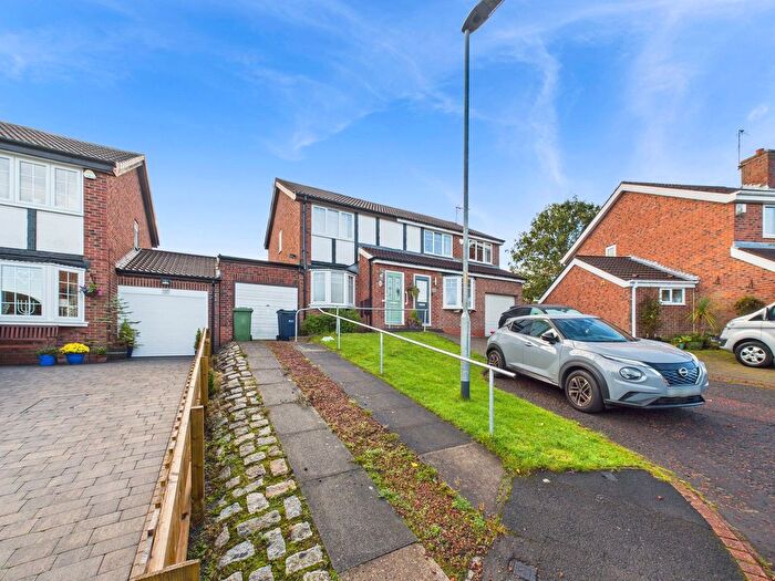 2 Bedroom Semi-Detached House For Sale In Celandine Way, Windy Nook, NE10