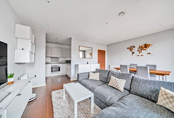 1 Bedroom Flat For Sale In Moorhen Drive, London, NW9