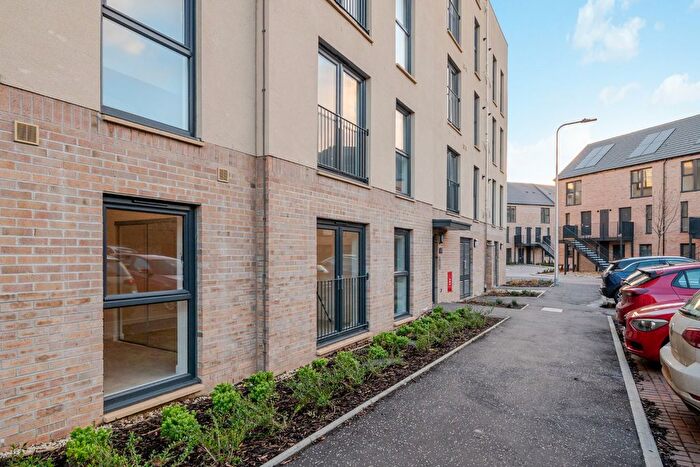 3 Bedroom Flat To Rent In Kilpatrick Grove, Edinburgh, EH6