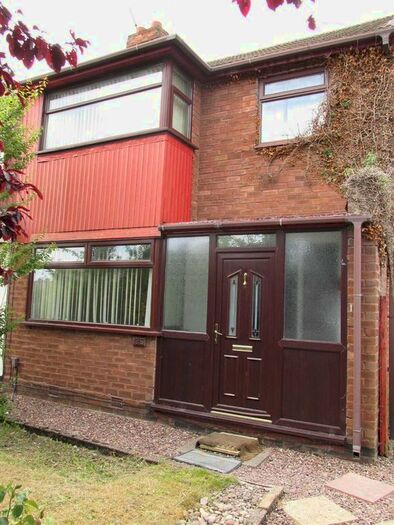 3 Bedroom Semi-Detached House To Rent In Sandringham Avenue, Willenhall, WV12