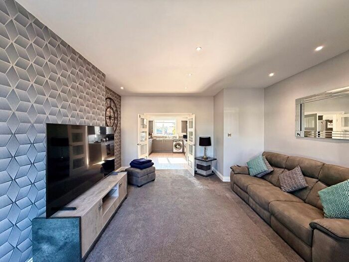 2 Bedroom Cottage For Sale In Broomknowe, Dalmellington, KA6