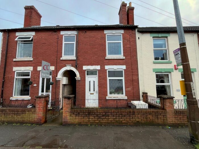 3 Bedroom Terraced House To Rent In Oversetts Road, Swadlincote, Newhall, DE11