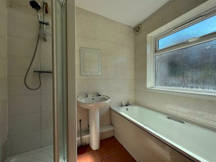 4 Bedroom House To Rent In Baileys Road, Southsea, PO5