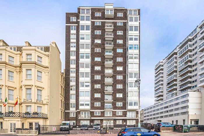 3 Bedroom Apartment For Sale In Kings Road, Brighton, BN1