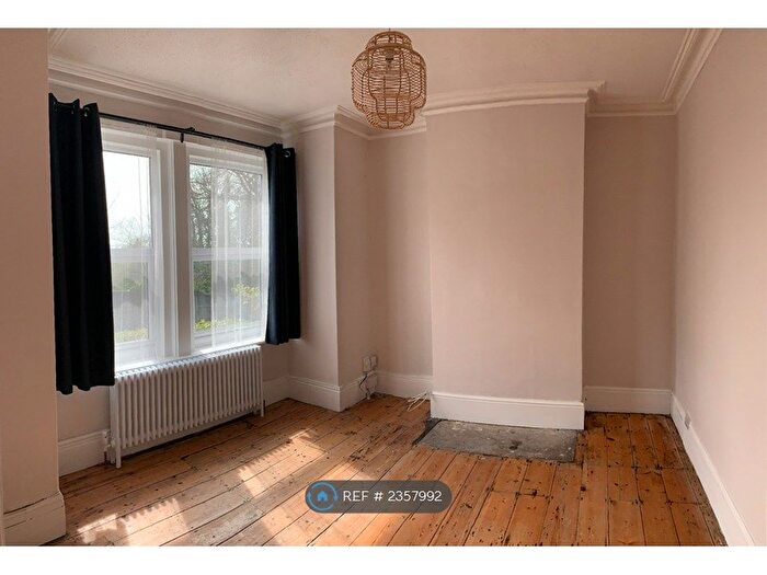 2 Bedroom Flat To Rent In Bear Road, Brighton, BN2