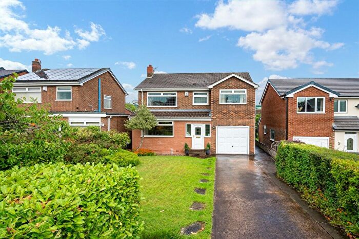 4 Bedroom Detached House For Sale In Southbrook Close, Hadfield, Glossop, SK13