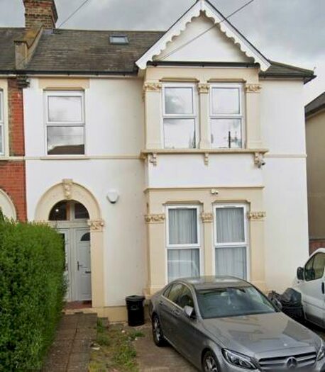 3 Bedroom Flat To Rent In Airthrie Road, Ilford, IG3