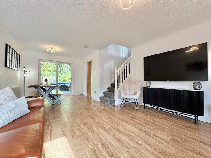 4 Bedroom Detached House For Sale In Earlshill Drive, Howwood, PA9