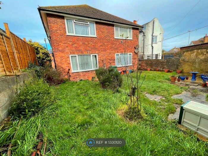 1 Bedroom Flat To Rent In St James Road, Bexhill On Sea, TN40