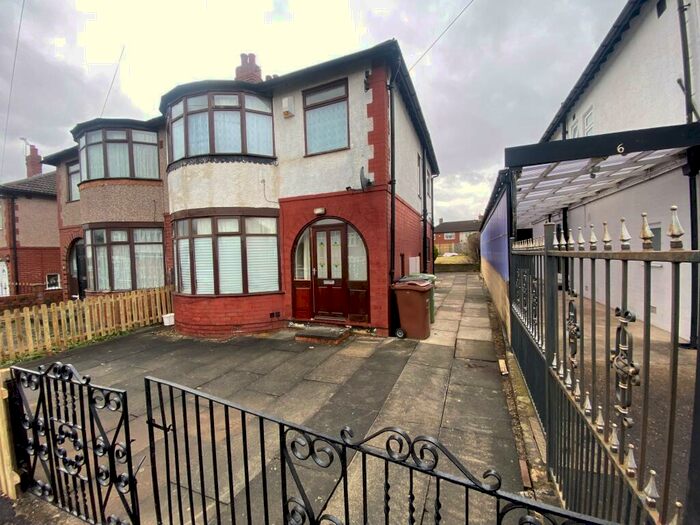 3 Bedroom House To Rent In St. Martins Gardens, Leeds, LS7