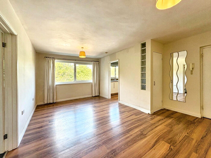 1 Bedroom Flat To Rent In Nelric House, SO17
