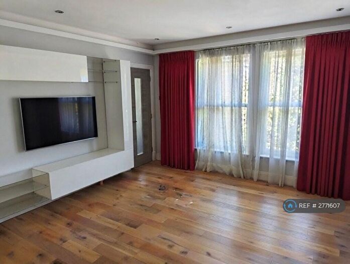 2 Bedroom Flat To Rent In Bridge House, London, SE4