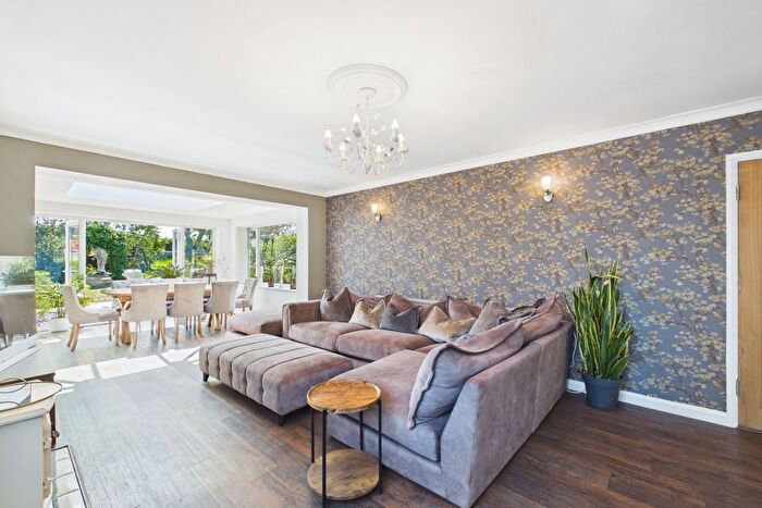 4 Bedroom Semi Detached House For Sale In Hall Rise Haxby, Haxby, York, North Yorkshire, YO32