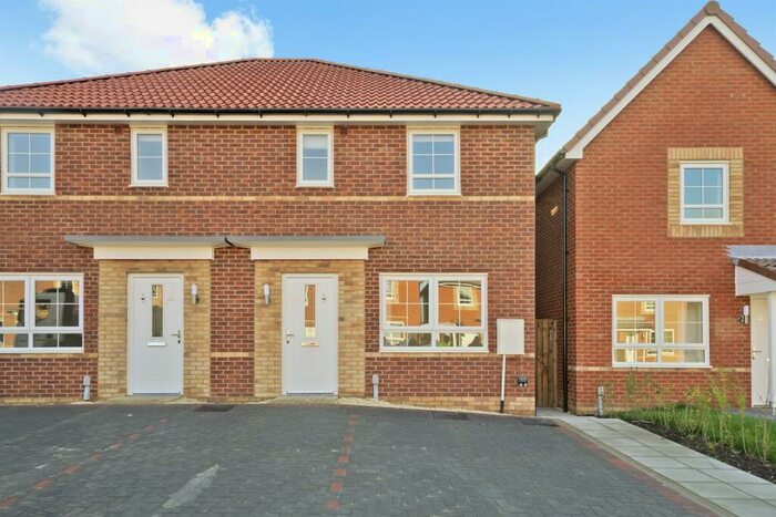 3 Bedroom Semi-Detached House To Rent In Bedroom Semi Detached House In Mirabelle Way, Lancaster Gardens, DN11