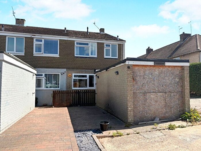 3 Bedroom End Of Terrace House For Sale In Cumberland Crescent, Angmering, West Sussex, BN16