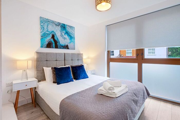 1 Bedroom Flat To Rent In Aldenham Road, Bushey, WD19