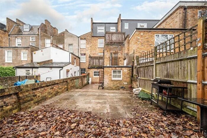 3 Bedroom Flat To Rent In Davenant Road, Archway, N19