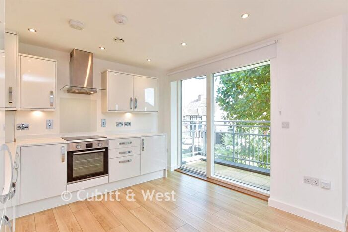 2 Bedroom Flat For Sale In Roman Road, Hove, East Sussex, BN3