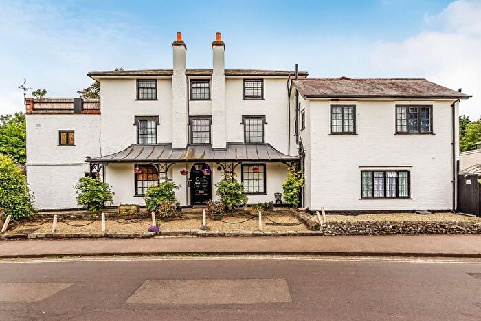 2 Bedroom Apartment To Rent In Westhumble Street, RH5