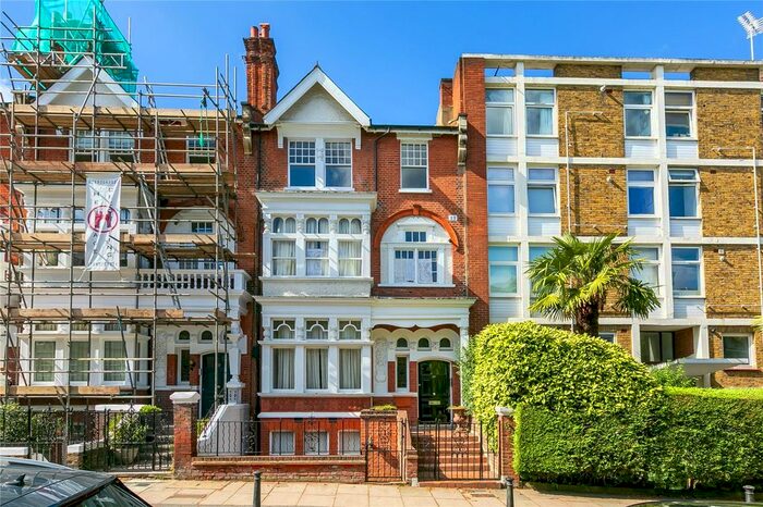 3 Bedroom Flat To Rent In Richmond Hill, Richmond, TW10