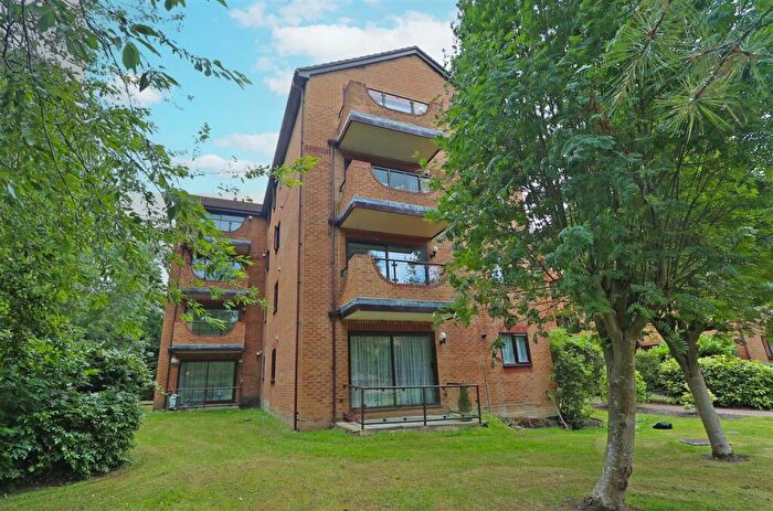 2 Bedroom Apartment To Rent In Campion Close, South Croydon, CR0