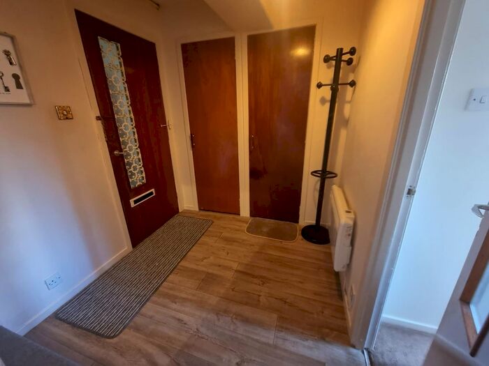 2 Bedroom Maisonette To Rent In Thistle Court, Aberdeen, AB10