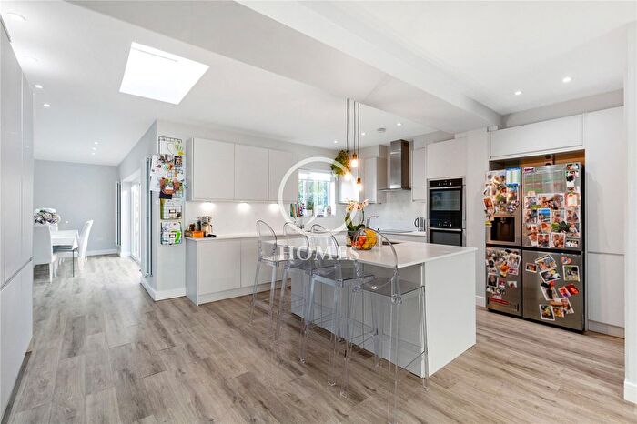 4 Bedroom Semi Detached House For Sale In Holders Hill Drive, London, NW4