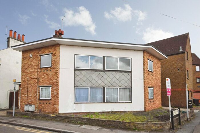 2 Bedroom Flat For Sale In Mildmay Road, Chelmsford, CM2