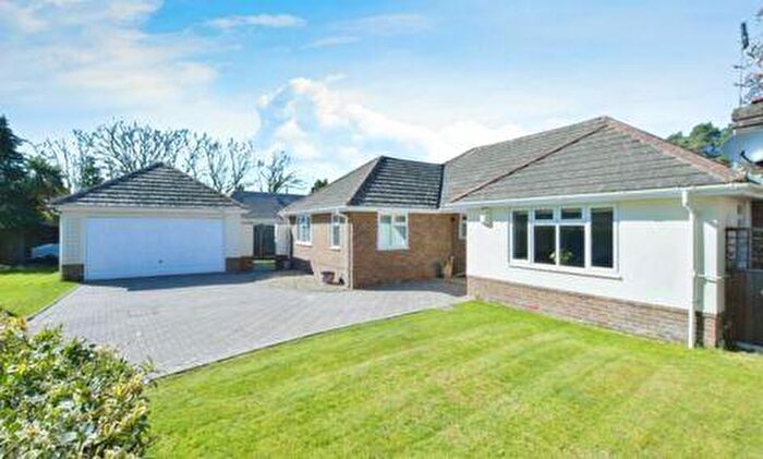 3 Bedroom Bungalow To Rent In Langley Chase, BH24