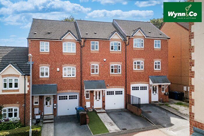 4 Bedroom Town House For Sale In Redhill Court, Barnsley, S75