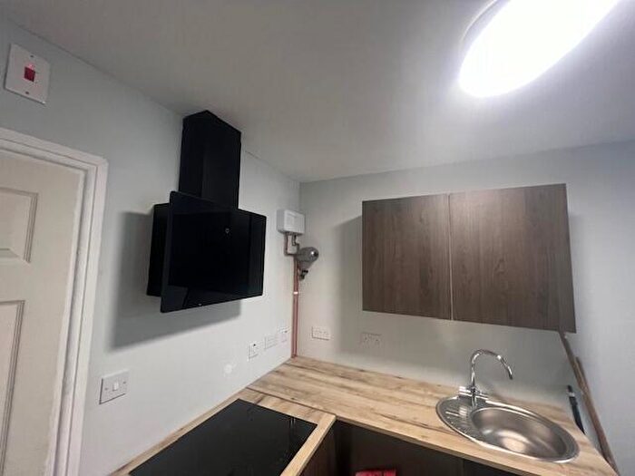 1 Bedroom Flat To Rent In Emscote Road, Warwick, Warwickshire, CV34