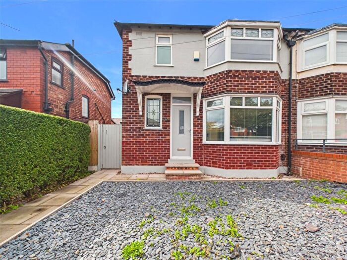 3 Bedroom Semi-Detached House For Sale In Avondale Drive, Salford, Greater Manchester, M6