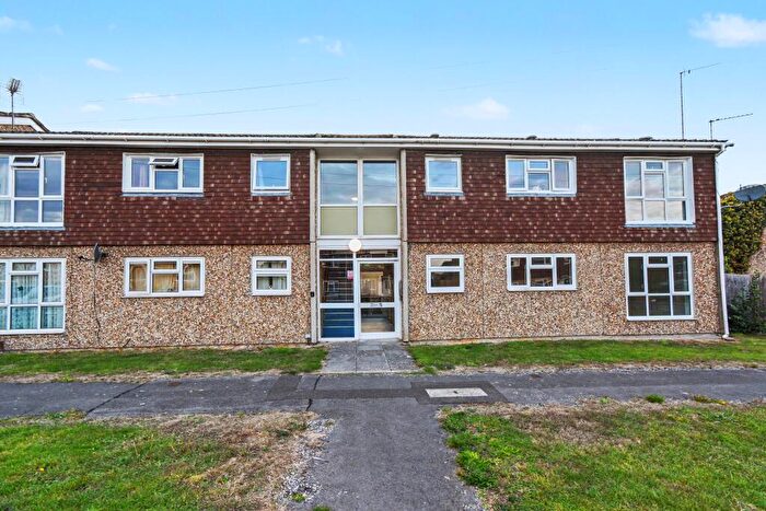 2 Bedroom Flat For Sale In The Orchard, East Challow, Wantage, Oxfordshire, OX12