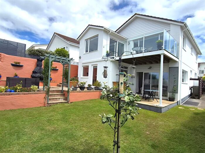 5 Bedroom Property For Sale In Ocean View, Polruan, PL23