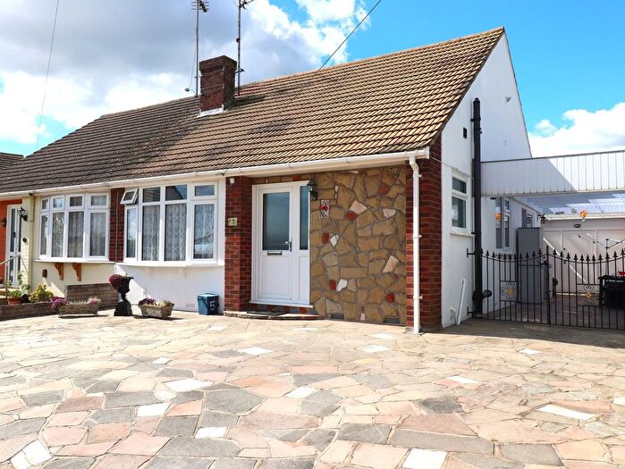 2 Bedroom Semi-Detached Bungalow For Sale In Fulford Drive, Eastwood, Leigh-On-Sea, SS9